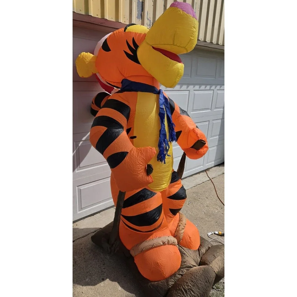 Gemmy Airblown Inflatable Skiing Tigger w/ Santa Hat9ft. With Stakes & Tie Downs